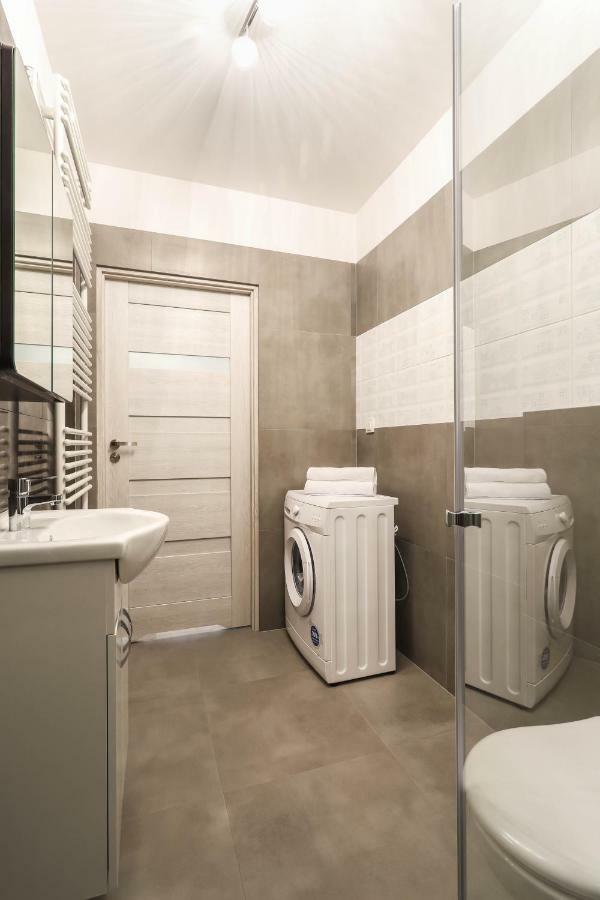 Darna Apartamenty Avena 4 Познан Екстериор снимка